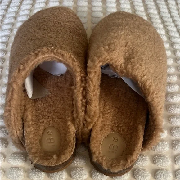 Cozy Brown Shearling Slippers - Picture 2 of 7